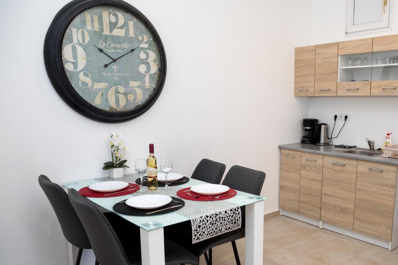 Kossuth Apartmanhaz Tata Exterior foto