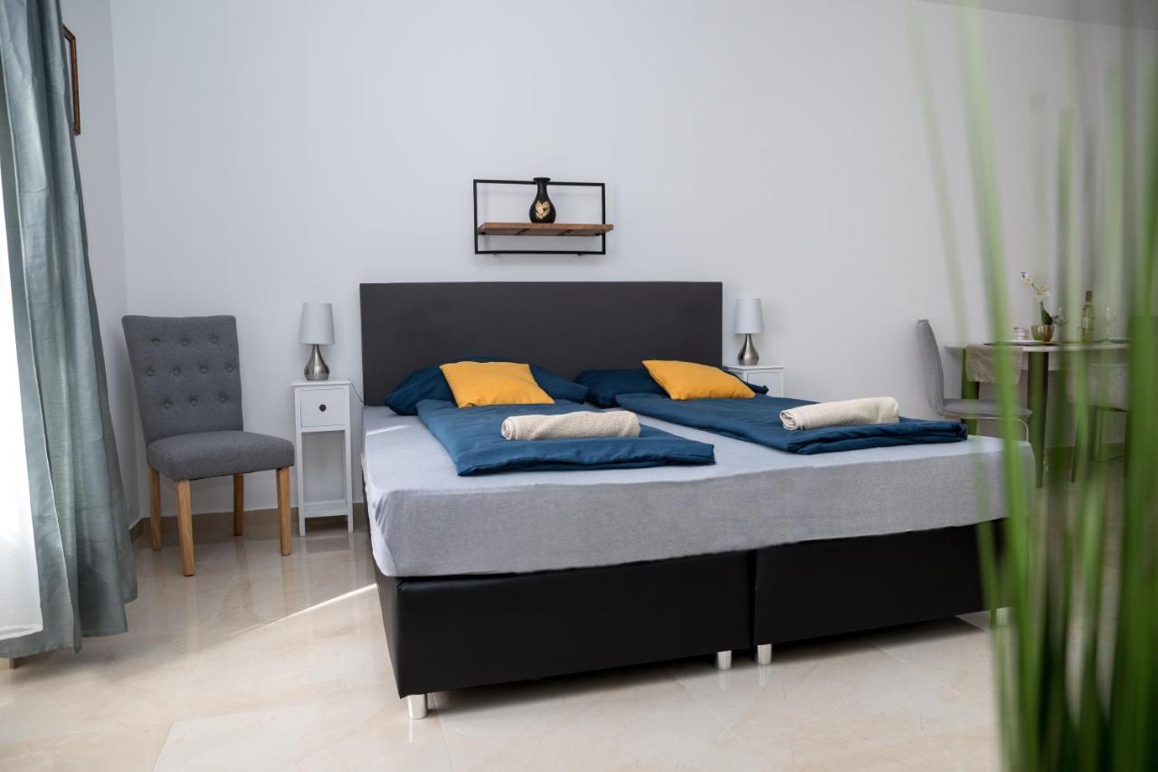 Kossuth Apartmanhaz Tata Exterior foto