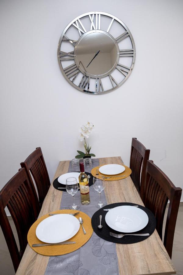 Kossuth Apartmanhaz Tata Exterior foto