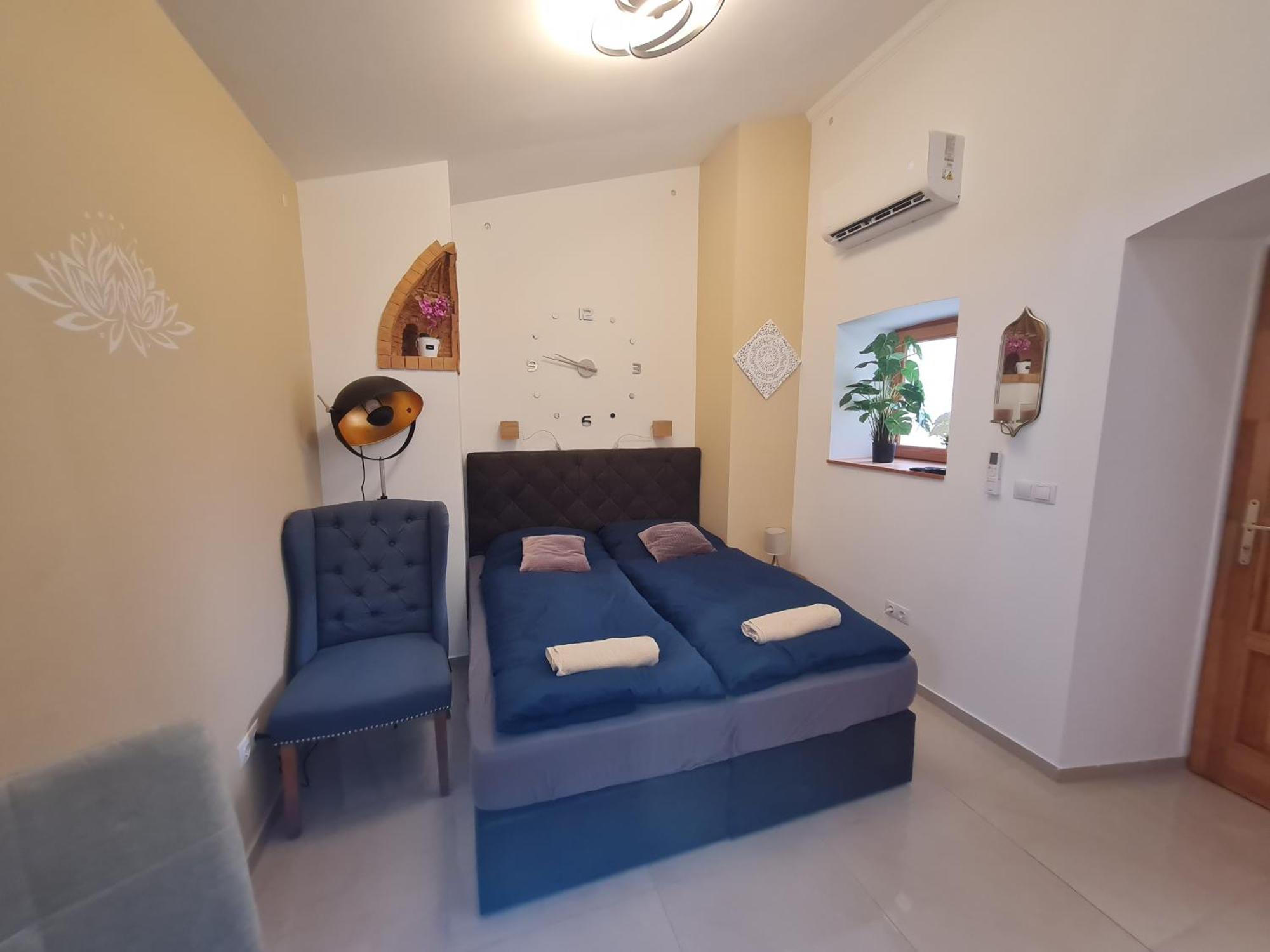 Kossuth Apartmanhaz Tata Exterior foto